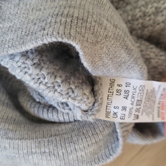 PrettyLittle Thing knitted sweat pants in Grey. Size small - Picture 4 of 5